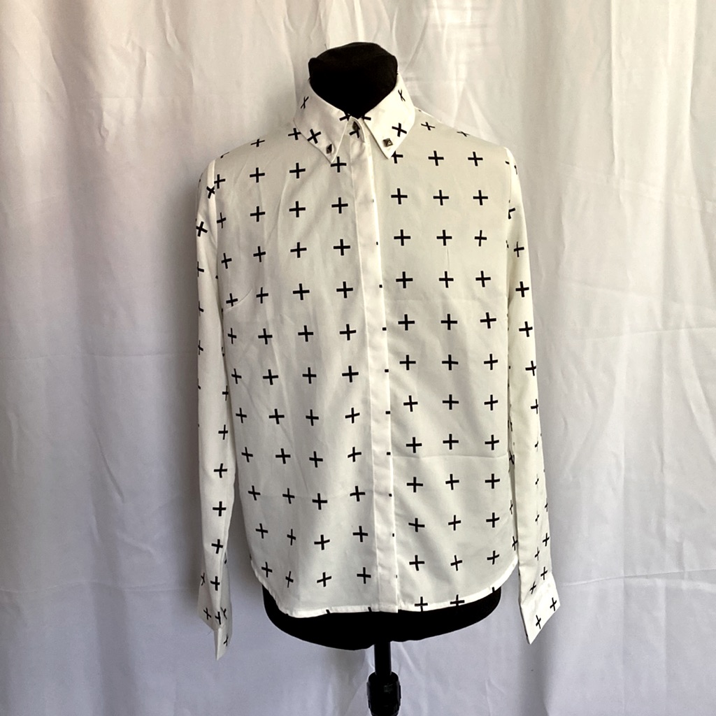 Forever 21 Blouse White/Black Cross Pattern Graphite Pyramid Collar Button Small
